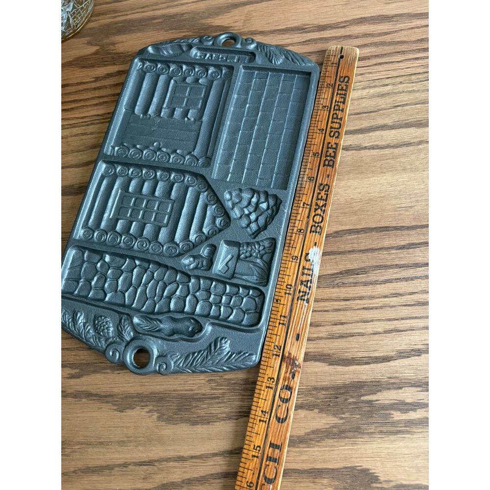 Vintage LL Bean Cast Iron 2 Sided Bear Cookie Mold Gingerbread House John Wright - Picture 5 of 6